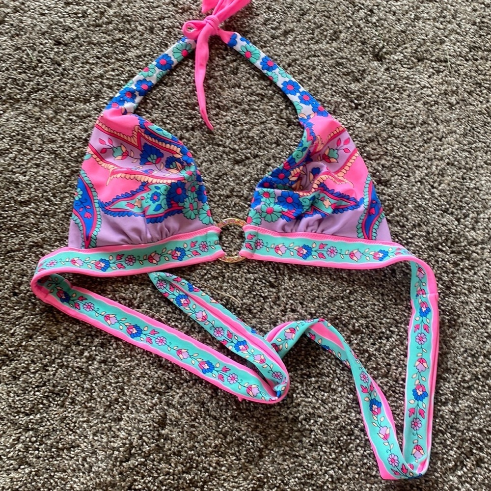 Victoria’s secret’s swimsuit top - Picture 1 of 6